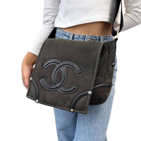 CHANEL Vintage 2006 CC Logo Shearling Messenger Crossbody Bag Black Mouton [1062 - Picture 4 of 15